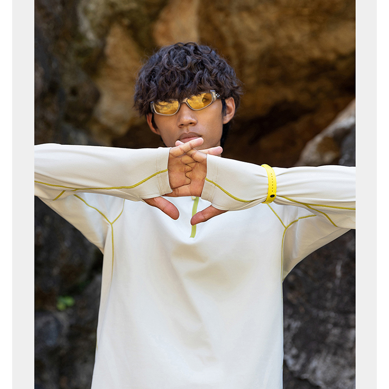 メンズアウトドアハーフジップ長袖パフォーマンスTシャツ –  - Hiking のレビューと価格